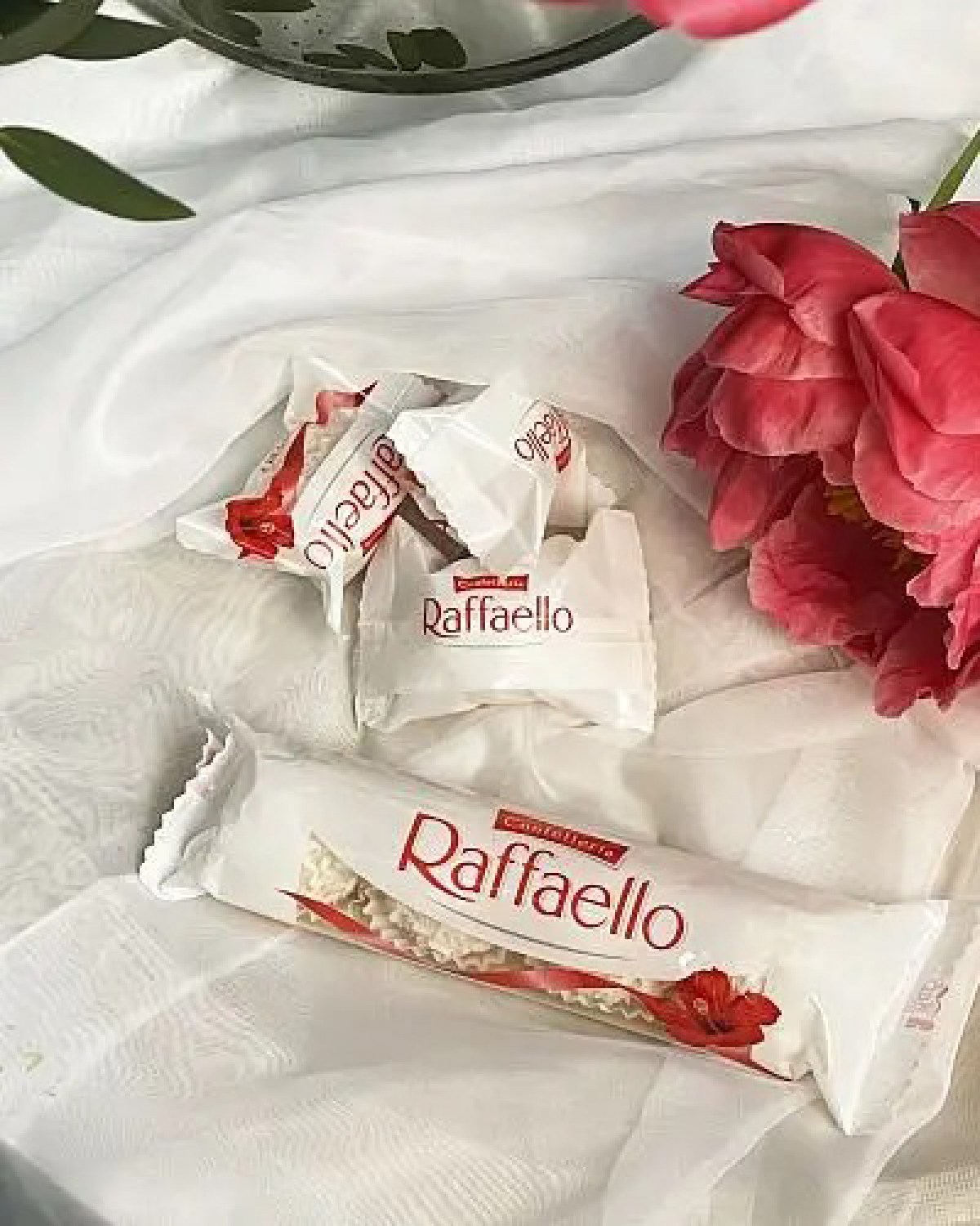 Конфеты Raffaello с кокосом и миндалем - 40 гр.